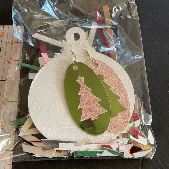 Every Mrs. Claus needs these!! Artist made Tree Earrings New!! - Picture 5 of 5